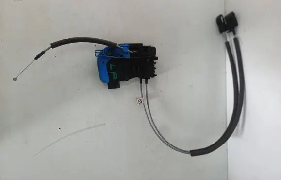 Hyundai Veloster Front door lock 2305678GEQ