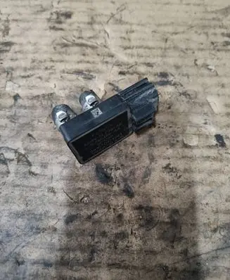 Ford Focus Exhaust gas pressure sensor 6G9N5L200AB 30785486AA 091670974201