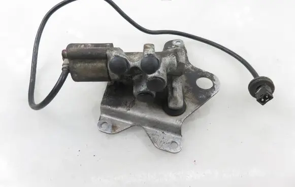 Mercedes-Benz E W124 Brake central valve 1243505057
