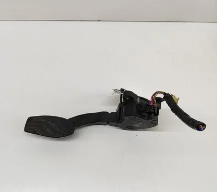 Nissan Qashqai J12 Accelerator throttle pedal 180026UA1B