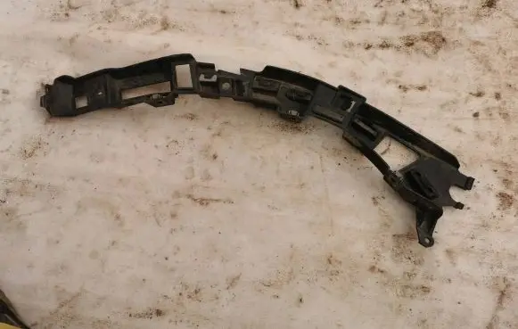 Peugeot Partner Front bumper mounting bracket 9816768780