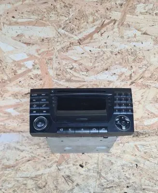 Mercedes-Benz E W211 Radio/CD/DVD/GPS head unit A2118201079