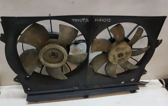 Toyota Avensis T220 Electric radiator cooling fan