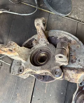 Jeep Compass Front wheel hub spindle knuckle 98765768