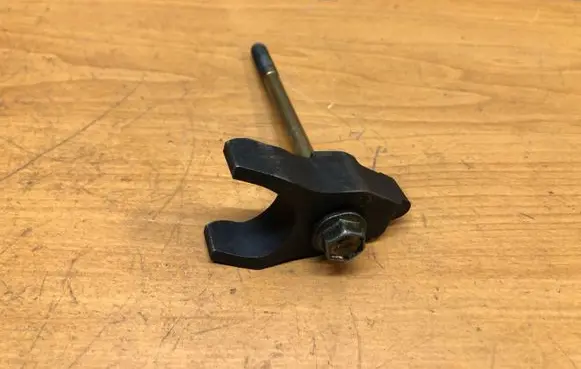 Toyota Avensis T250 Fuel Injector clamp holder