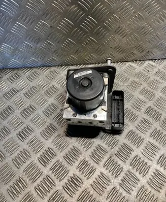 Mercedes-Benz S W221 ABS Pump 2215458732 A2215458732