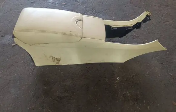 Infiniti EX Center console 
