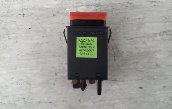 Audi A3 S3 8L Hazard light switch 8LO941509M