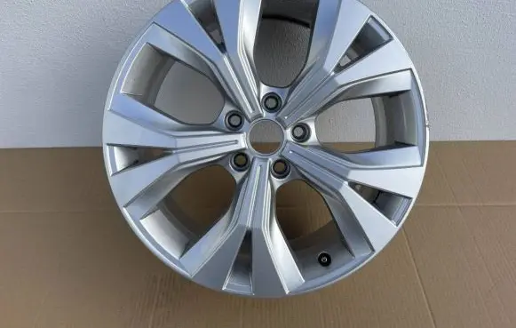 Seat Ateca R18 alloy rim 575601025E