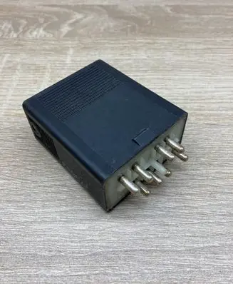 Mercedes-Benz E W124 Other relay 0135454832 898690000 SW3092