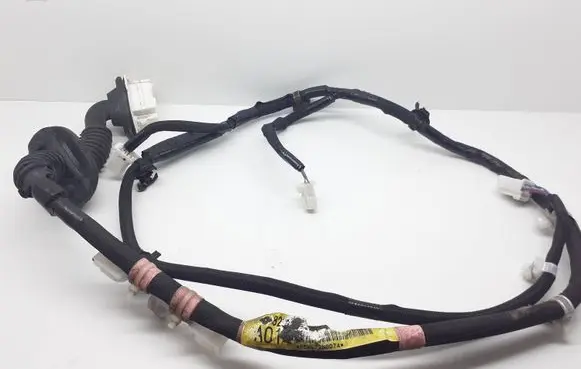Lexus CT 200H Rear door wiring loom R5HL78N0D74