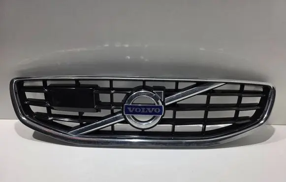 Volvo V60 Front bumper upper radiator grill 31353525 31353273