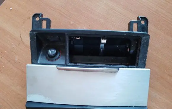 Audi Q7 4L Ashtray (front) 