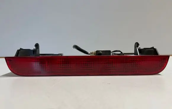Third/center stoplight