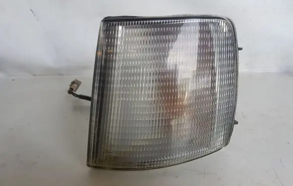 Volkswagen PASSAT B3 Front indicator light 183314LAT
