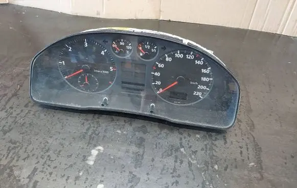 Audi A4 S4 B5 8D Speedometer (instrument cluster) 8D0919034