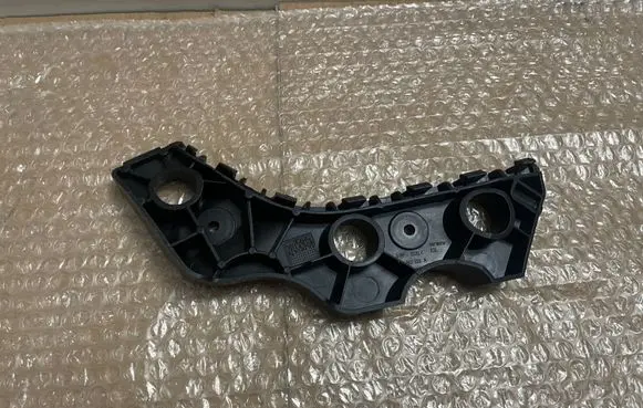 Volkswagen PASSAT CC Front bumper mounting bracket 3C8807183A