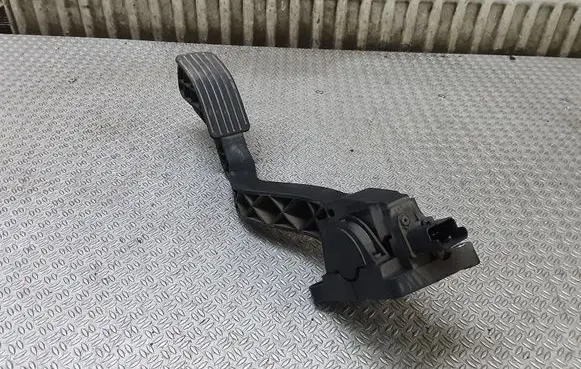 Citroen C3 Accelerator throttle pedal F00C3E2427
