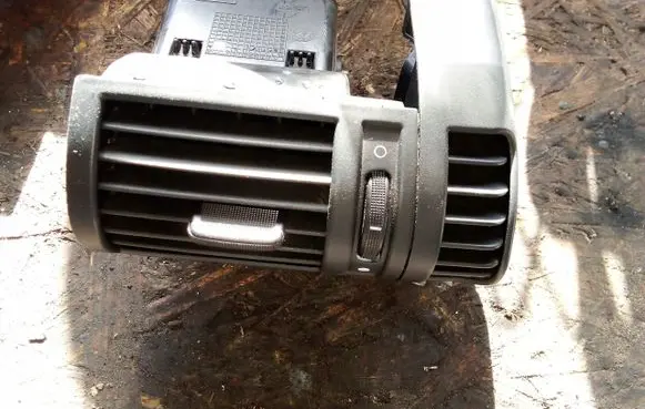 Fiat Stilo Dash center air vent grill 1821920233
