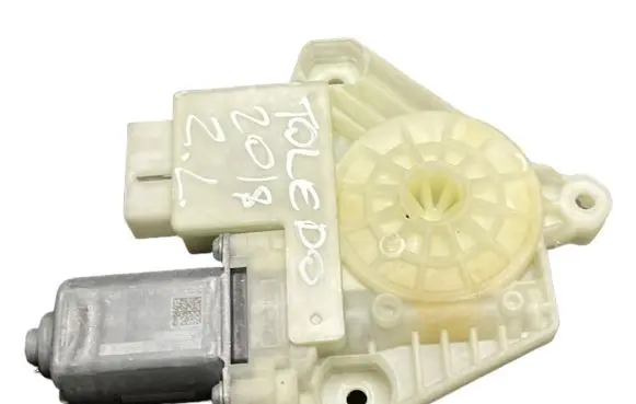 Seat Toledo IV (NH) Rear door window regulator motor 5JA959811L