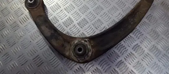 Peugeot 308 Front lower control arm/wishbone 833548
