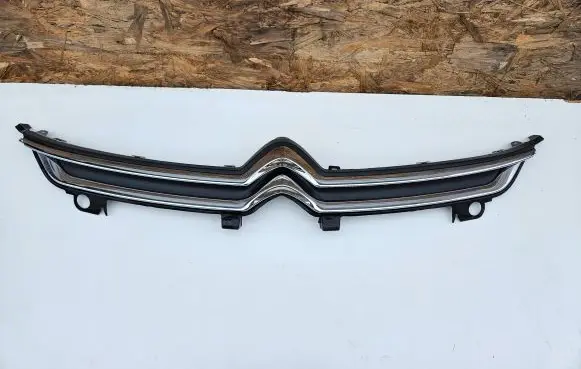 Citroen C4 II Picasso Front bumper upper radiator grill AA36190373