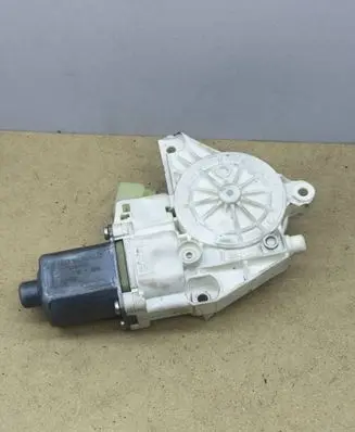 Mercedes-Benz C W204 Front door window regulator motor A2048200242 0909 971218100
