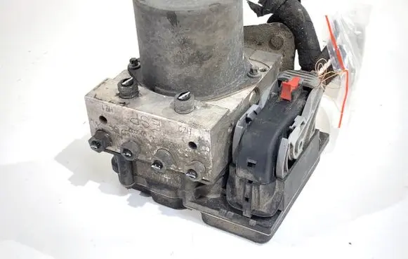 Audi A4 S4 B8 8K ABS Pump 8K0907379CF