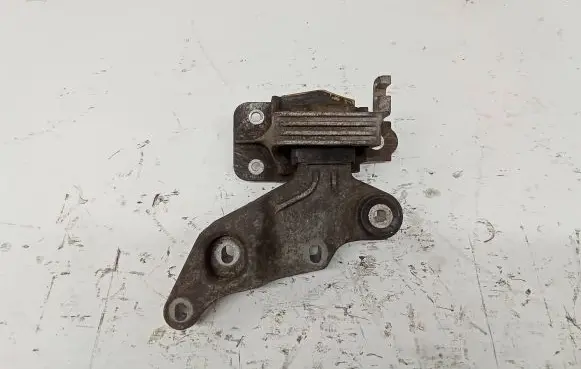Engine mount bracket