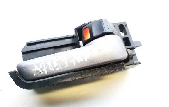 Suzuki SX4 Front door interior handle