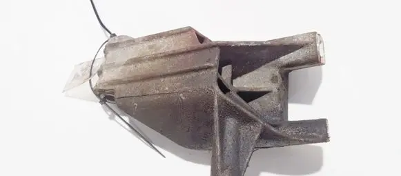 Alfa Romeo 147 Engine mounting bracket