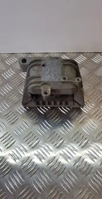 Engine mount bracket