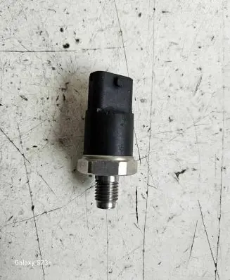 Fuel pressure sensor