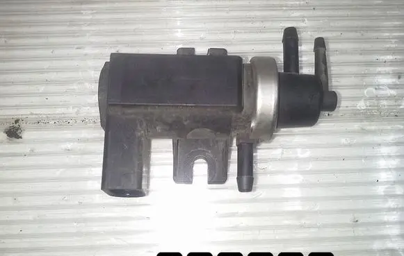 Skoda Octavia Mk1 (1U) Turbo solenoid valve 1j0906627