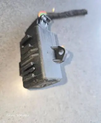 Volkswagen Multivan T5 Seat heating relay 1K0959772