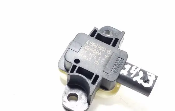 Mercedes-Benz CLA C117 X117 W117 Airbag deployment crash/impact sensor A1668210351