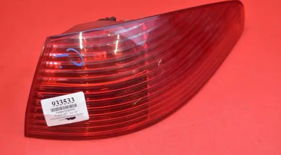 Peugeot 607 Rear/tail lights 2543D