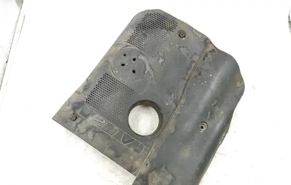 Volkswagen PASSAT B5 Engine cover (trim) 058103724K 841702