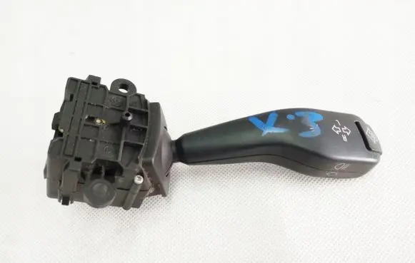 Front fender indicator light