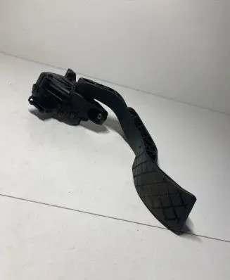 Volkswagen PASSAT B5.5 Accelerator throttle pedal 8D1723523M 6PV00837602