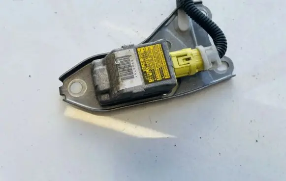 Toyota Avensis Verso Airbag deployment crash/impact sensor 8983044010