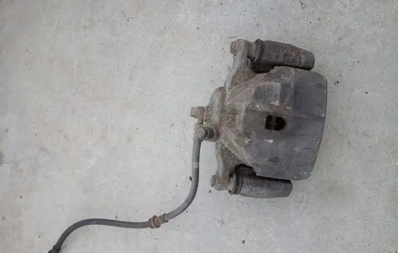 Mazda 6 Front brake caliper PNR57