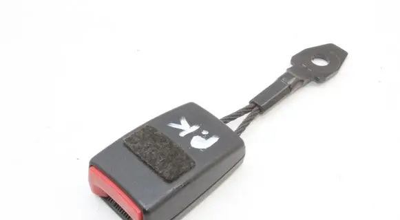 Audi TT Mk1 Front seatbelt buckle 8N0857755