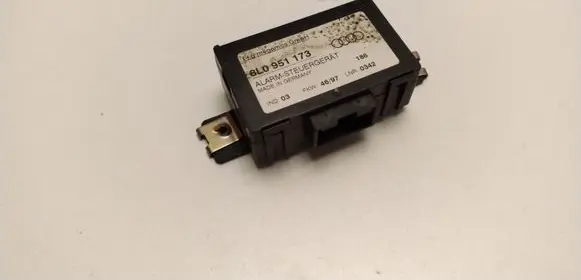 Audi A3 S3 8L Alarm control unit/module 8L0951173