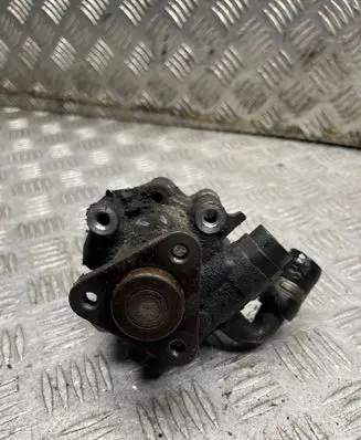 Volkswagen PASSAT B5 Power steering pump 8D0145177Q