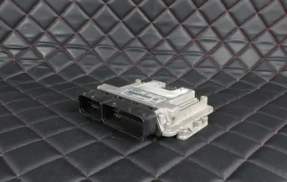 Alfa Romeo Giulietta Engine control unit/module 0281015950 51886417 442580SBM