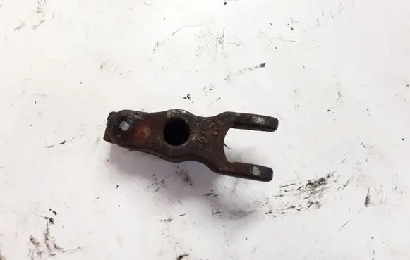 Opel Insignia A Fuel Injector clamp holder 4763