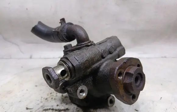 Volkswagen PASSAT B5 Power steering pump 1J0422154B