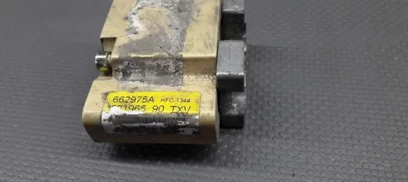 Volkswagen Golf IV Air conditioning (A/C) expansion valve 