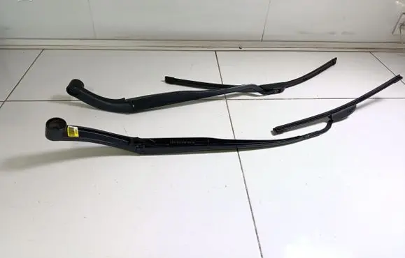 Hyundai Kona I Windshield/front glass wiper blade A02R